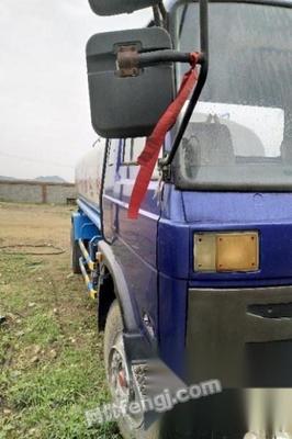 康明斯發(fā)動(dòng)機(jī)灑水車(chē) 優(yōu)質(zhì)高效的城市清潔解決方案