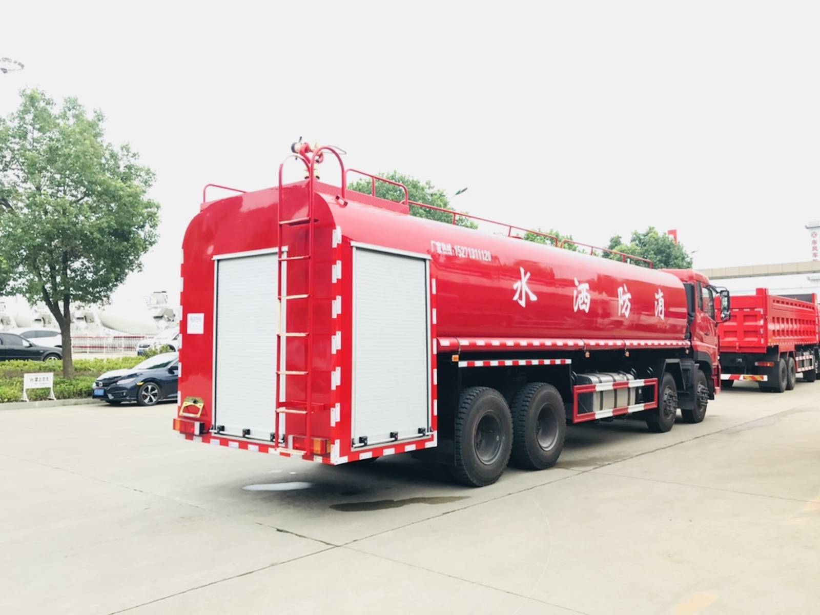 消防灑水車(chē) 城市安全與清潔的雙重守護(hù)者